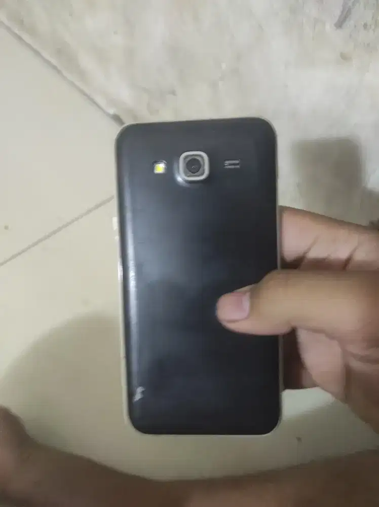 DIJUAL HP SAMSUNG GALAXY J5