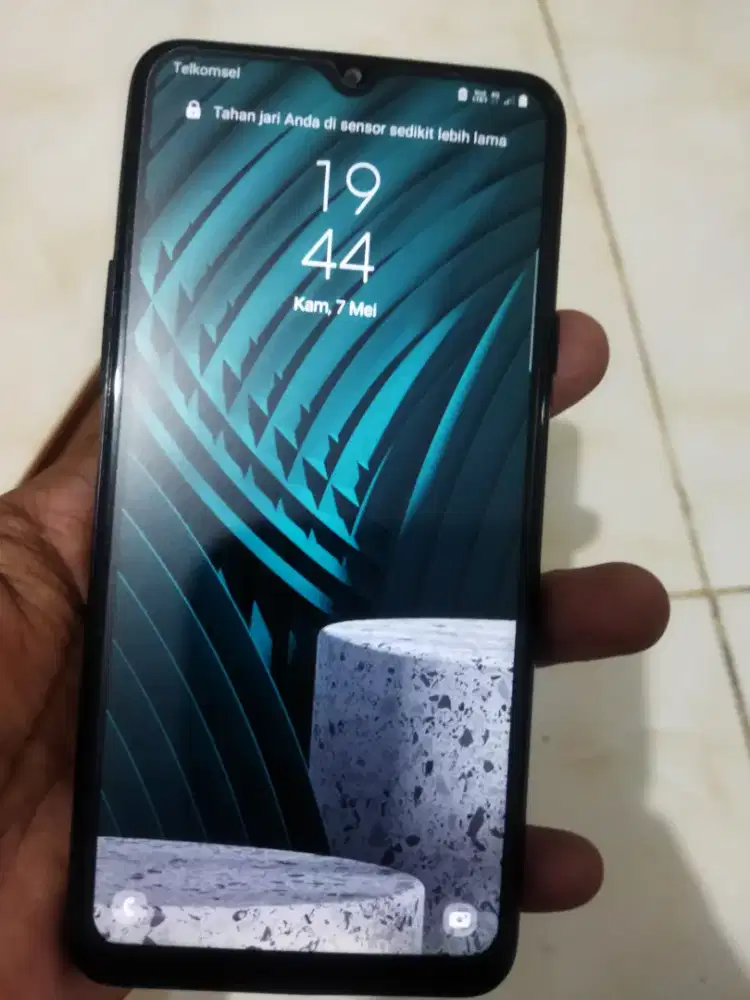 Samsung A20s  3/32gb.