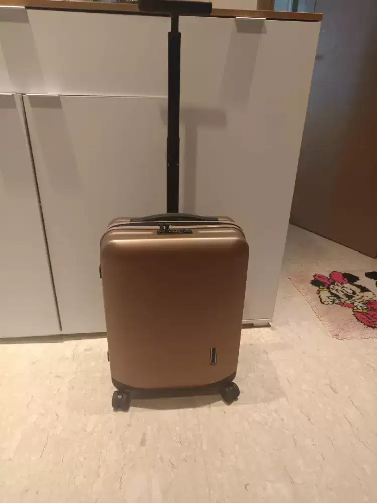 Koper Cabin  Samsonite  20 Rose Gold, ( kondisi seperti baru)