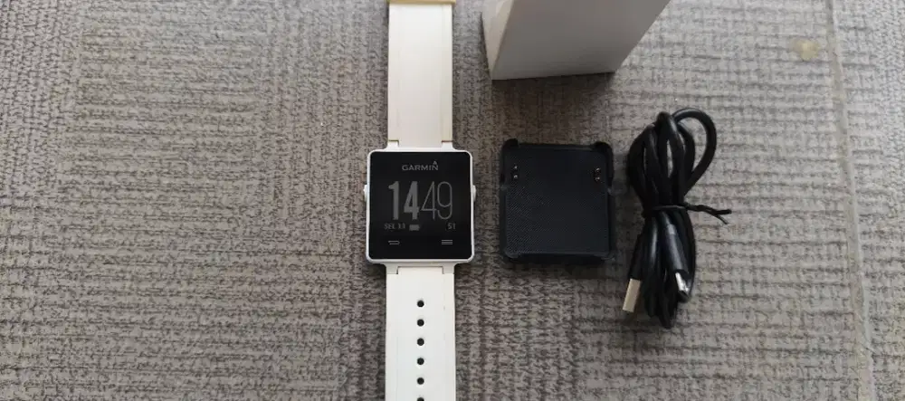 Jam Tangan Garmin VivoActive Kotak Jadul Baterai tahan 2 mingguan