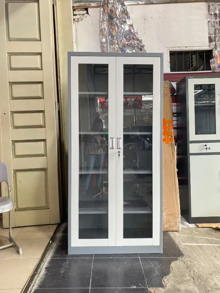 Lemari Serbaguna 2 Pintu Full Kaca