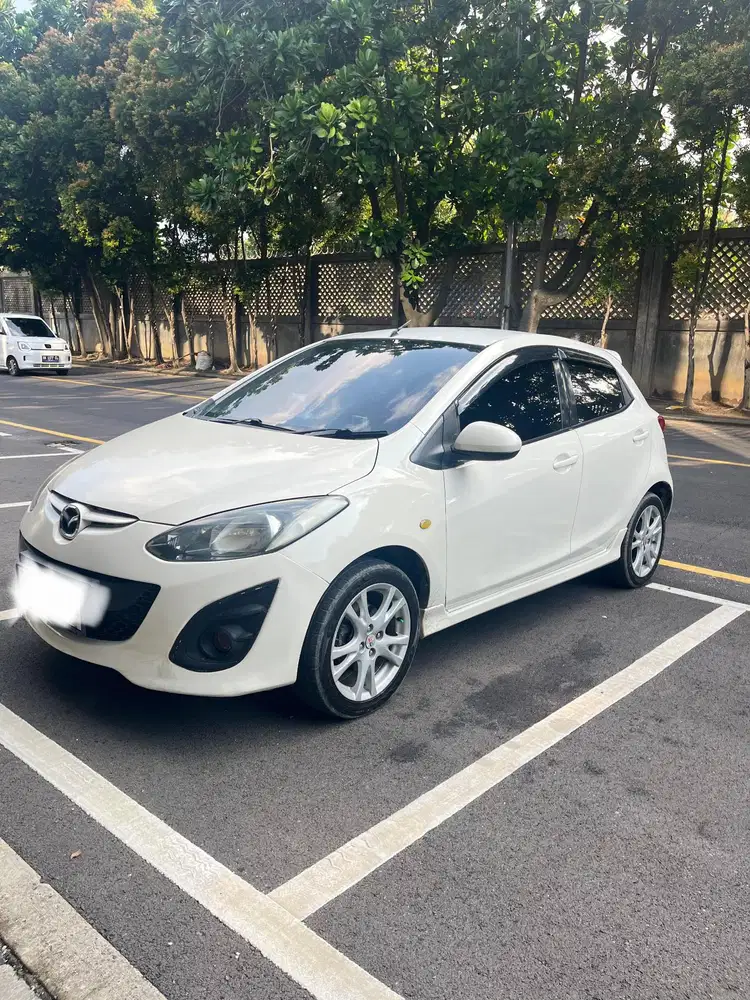 Mazda 2 2010 Bensin