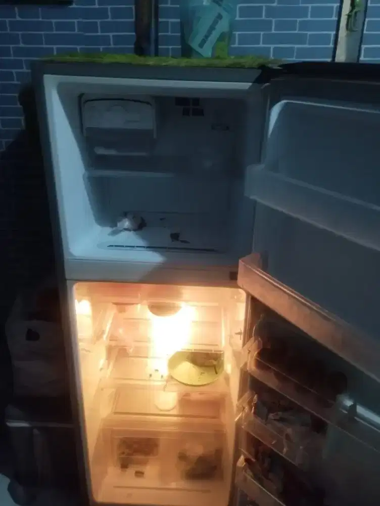 AC Aqua 1PK Dan Kulkas LG