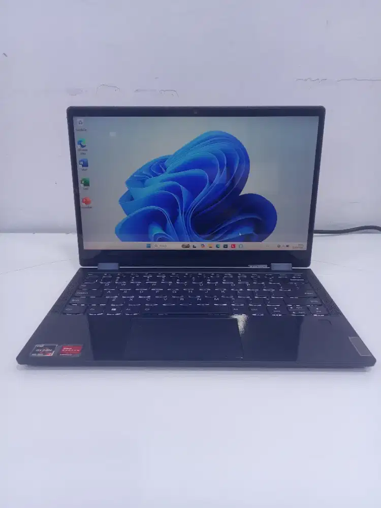 Lenovo yoga ryzen 7-4700 ram 8 GB SSD 512 GB win 11
