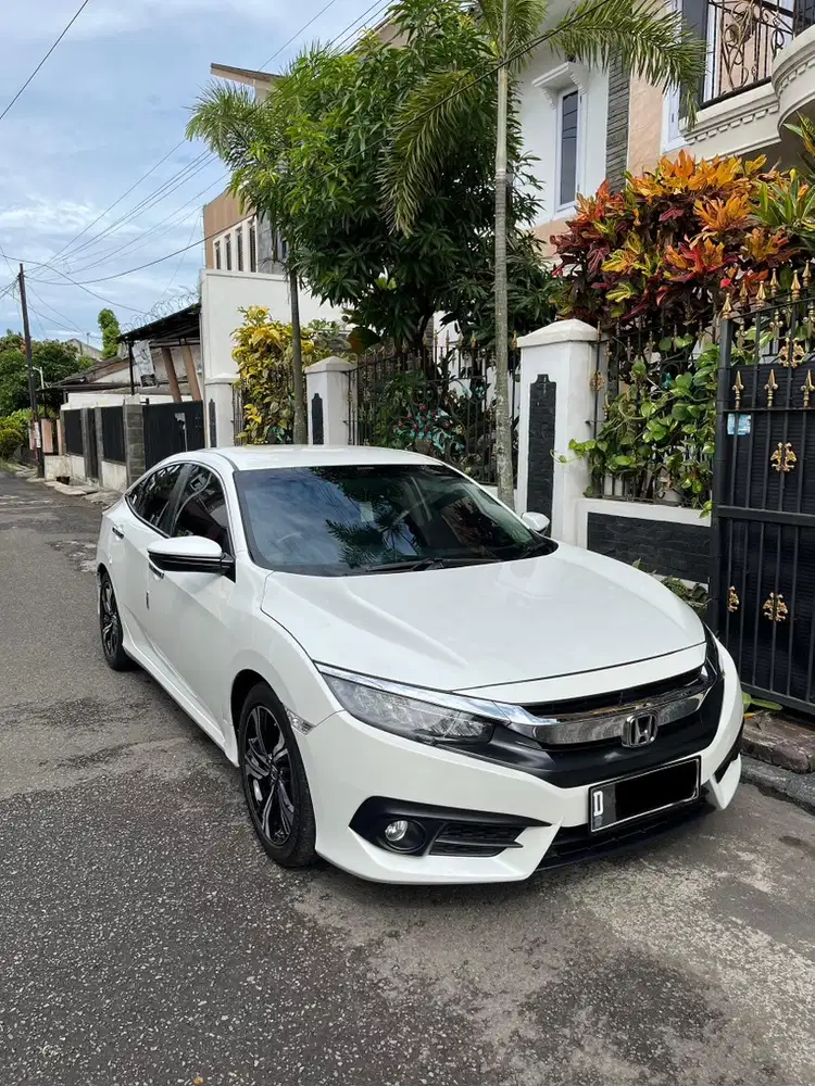 Honda Civic Turbo 2017 Putih Istimewa Bensin