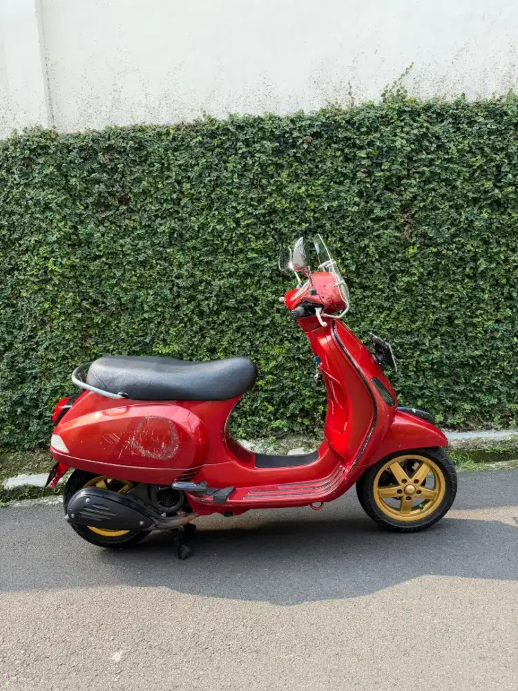 Dijual vespa 2012 lx150 pajak baru bayar 2027