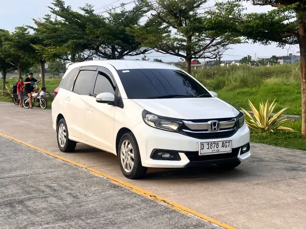 Mobilio E cvt 2018 white DP 9 jtn