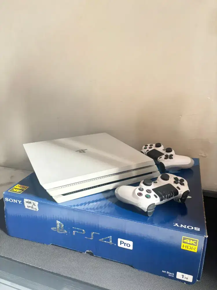 PS 4 Pro Slim 1 TB