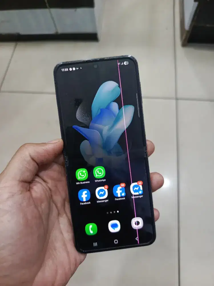 Samsung z flip 4 8/256 minus lcd garis dan nggak bisa di lipat