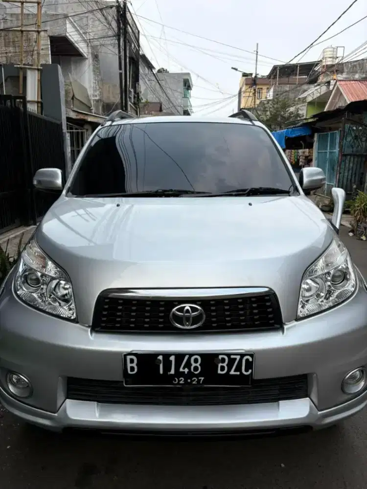 Toyota Rush 2012 manual silver