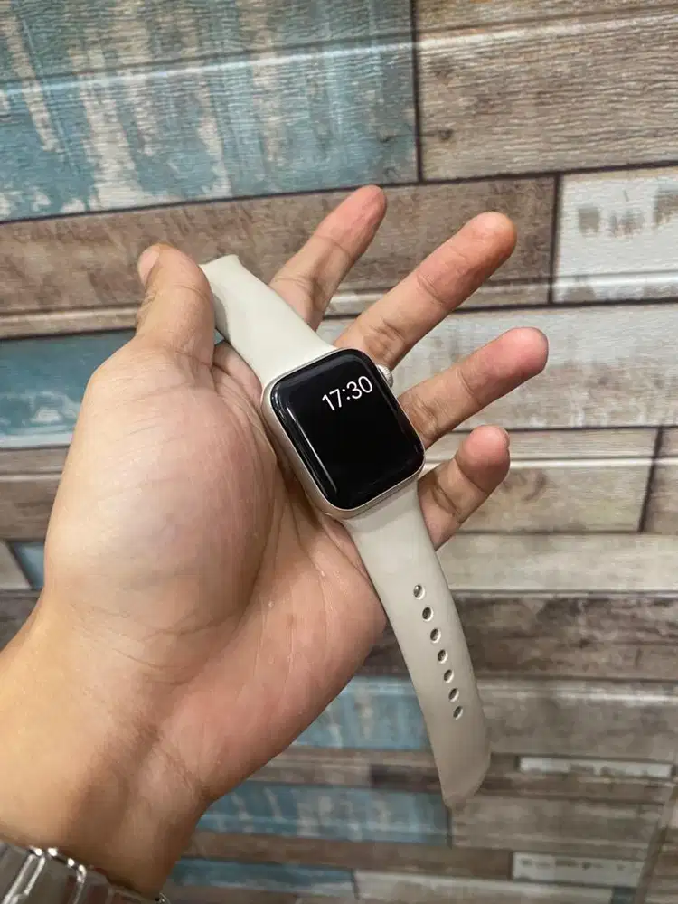 apple watch se gen 2 40mm starlight
