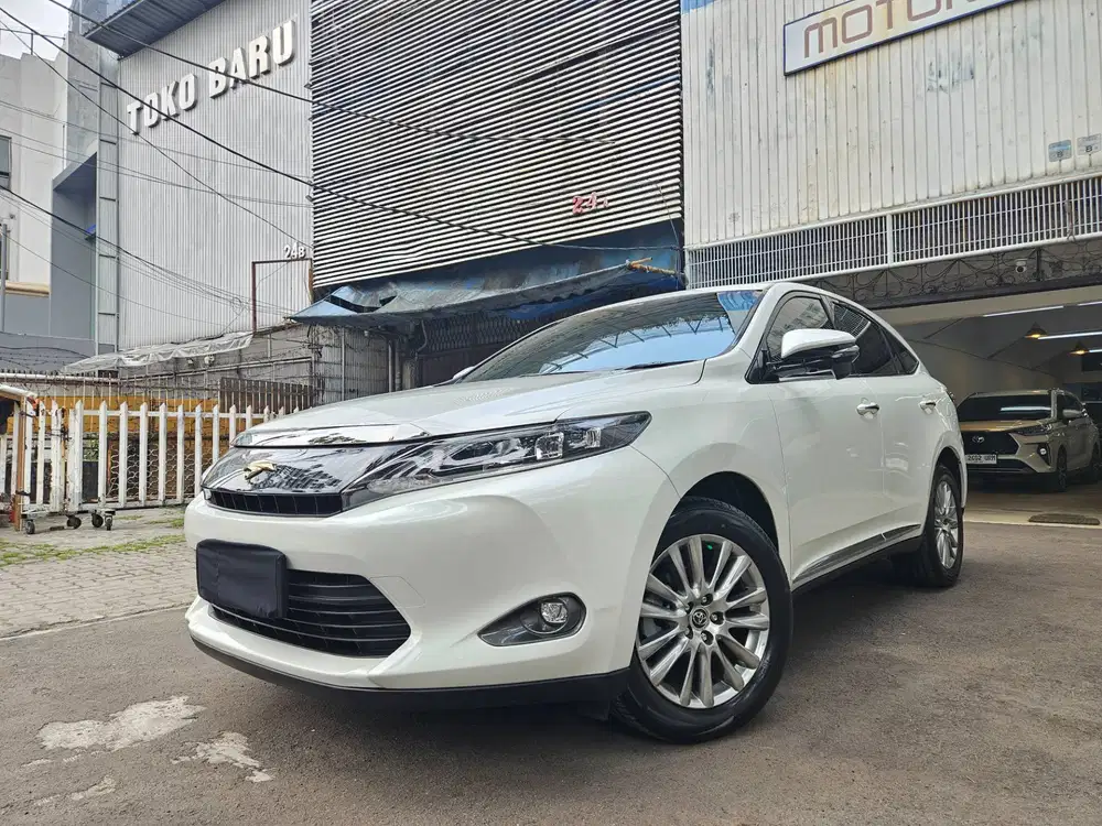 Antik 40 rb km Toyota Harrier 2.0 Advance Aless 2016 nik 2015 putih