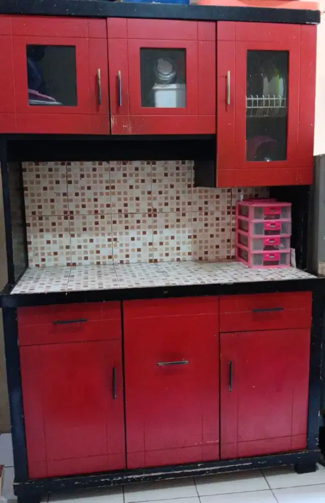 Lemari piring 3 pintu