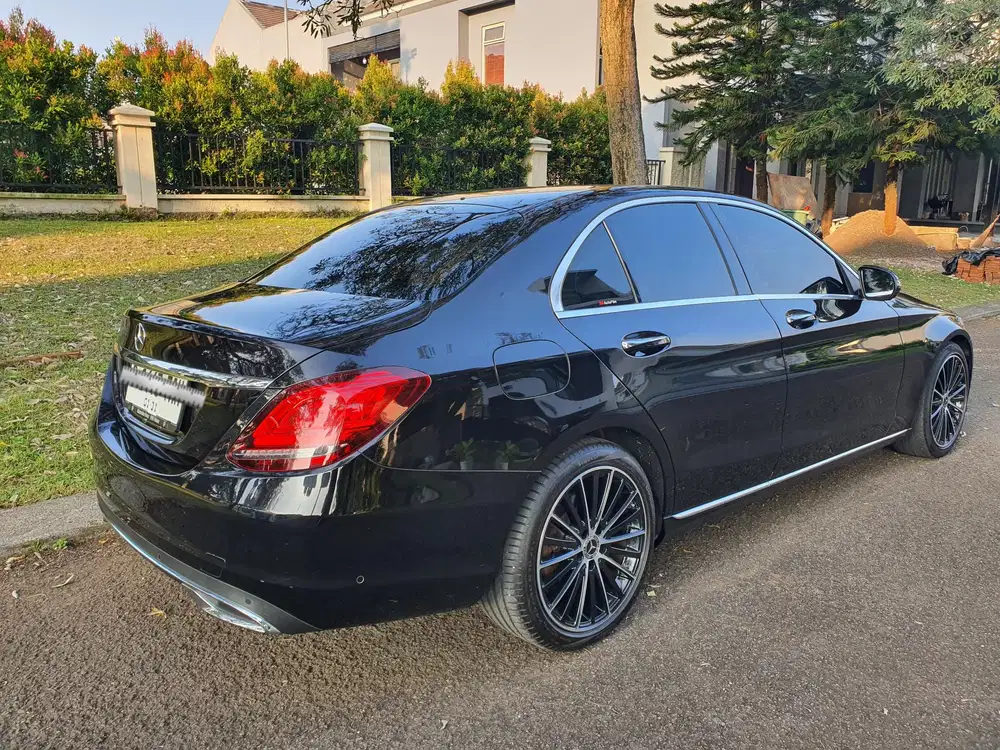 Mercedes-Benz C200 2019 Bensin