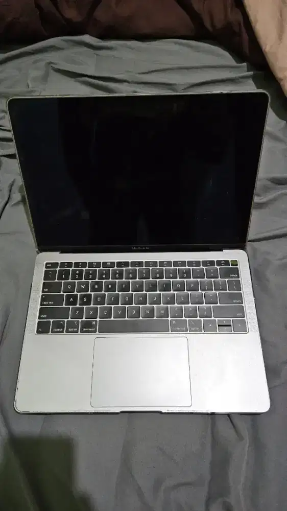 DIJUAL MACBOOK AIR 2019 8/256