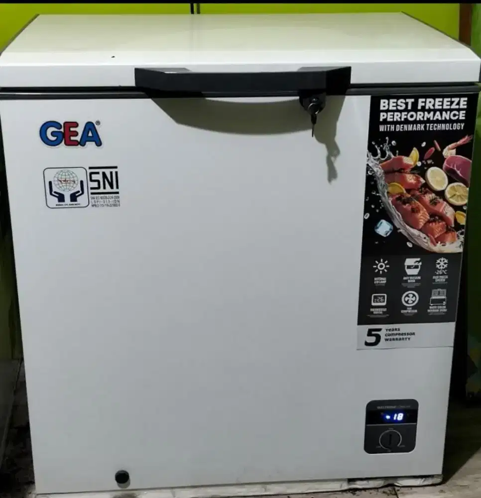 Jual cepat Freezer baru dipakai sekali