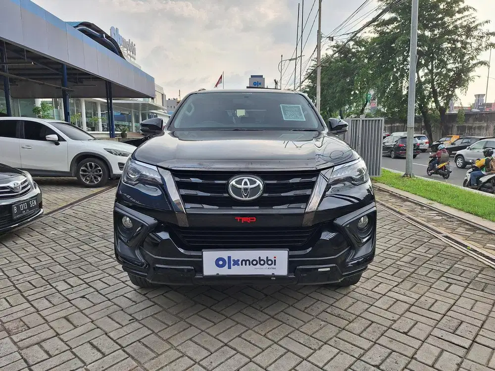 TDP 1 JUTA Toyota Fortuner 2.7 4x2 SRZ Bensin-AT 2020 Hitam CBJBB