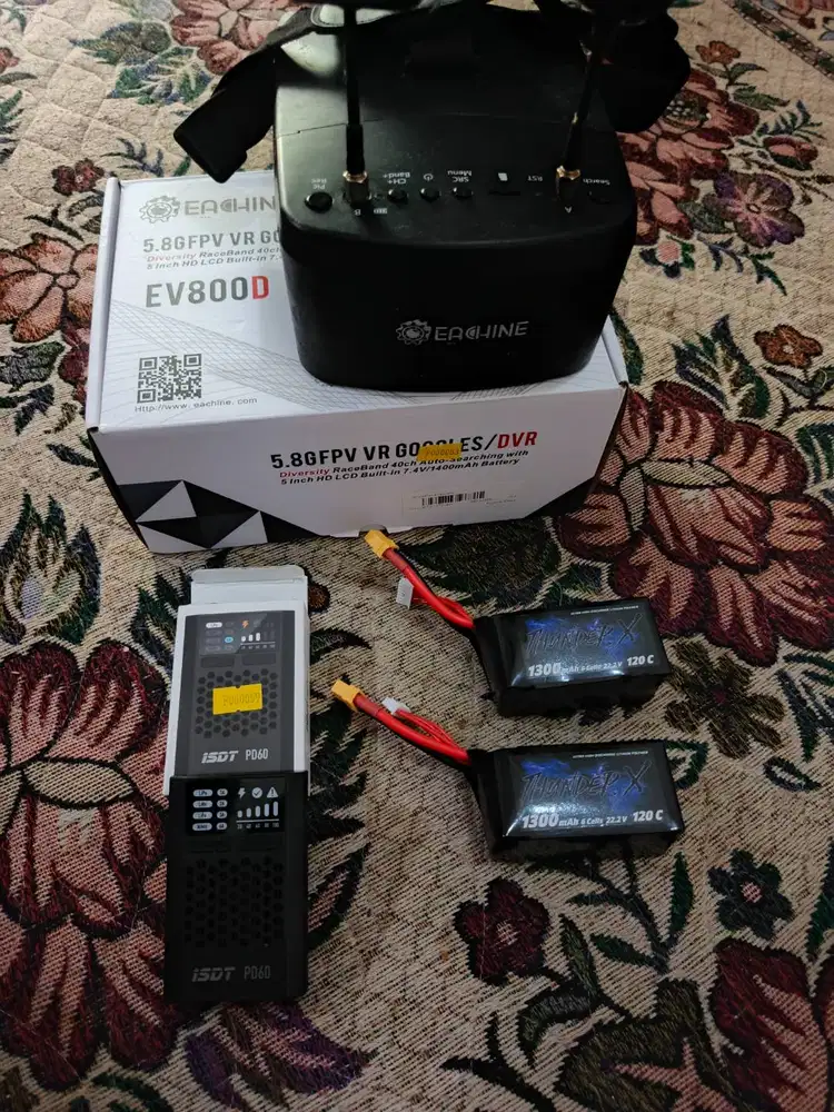 FPV Googles Eachine EV800D, Charger