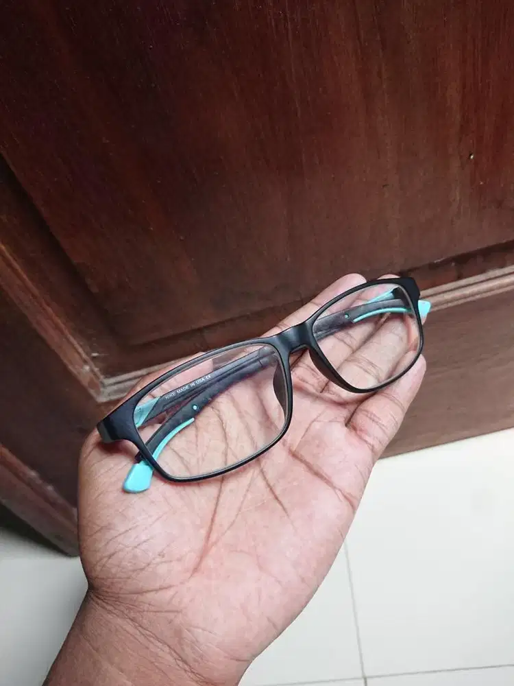 kacamata nike keren