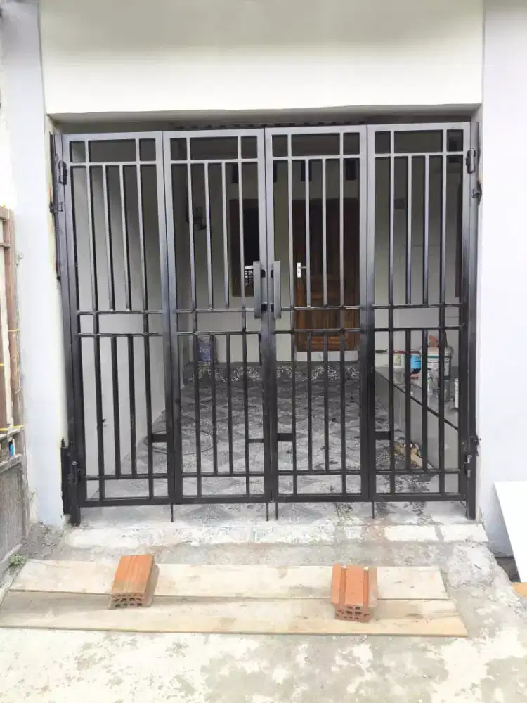 Pintu pagar besi, relling, & balkon