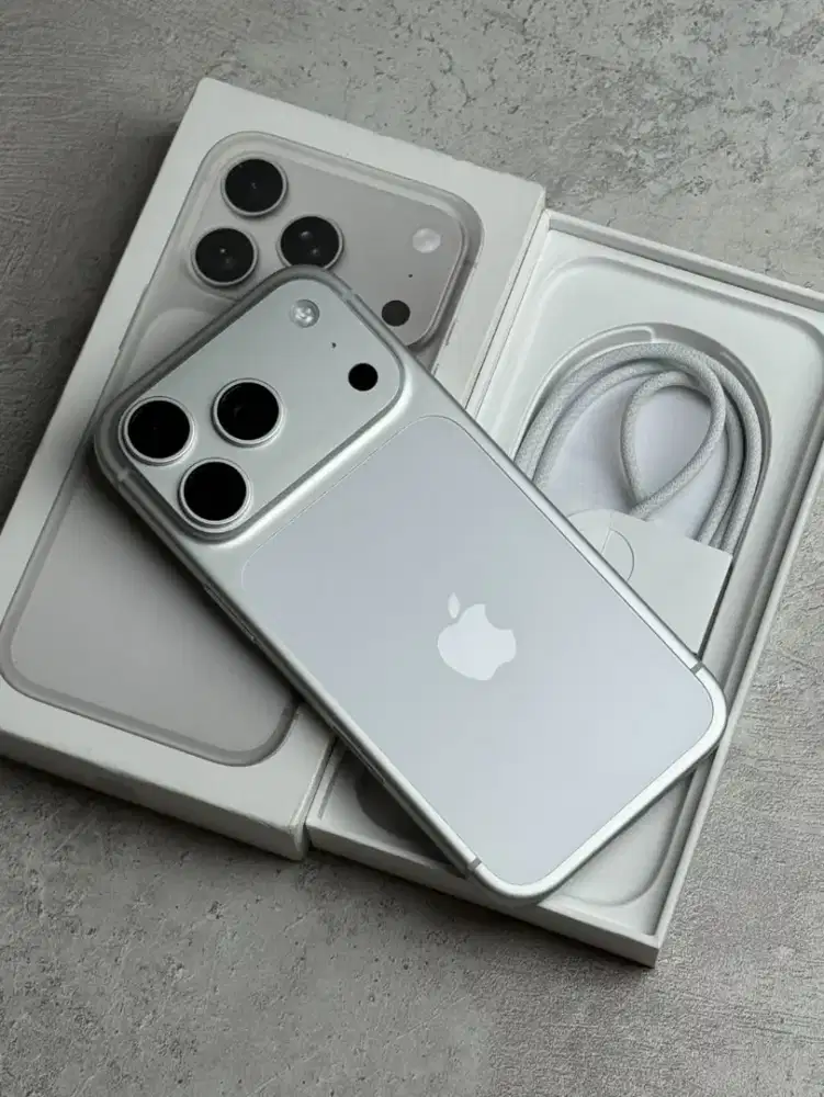 Tukar tambah ke iPhone 17 pro 256 Garansi Resmi
