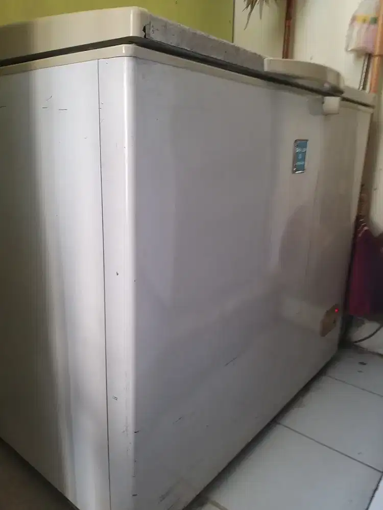 Jual Freser merk SHARP