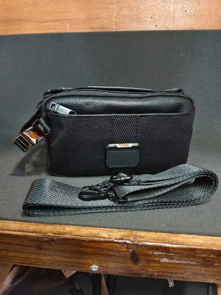 Tumi Sling bag kulas