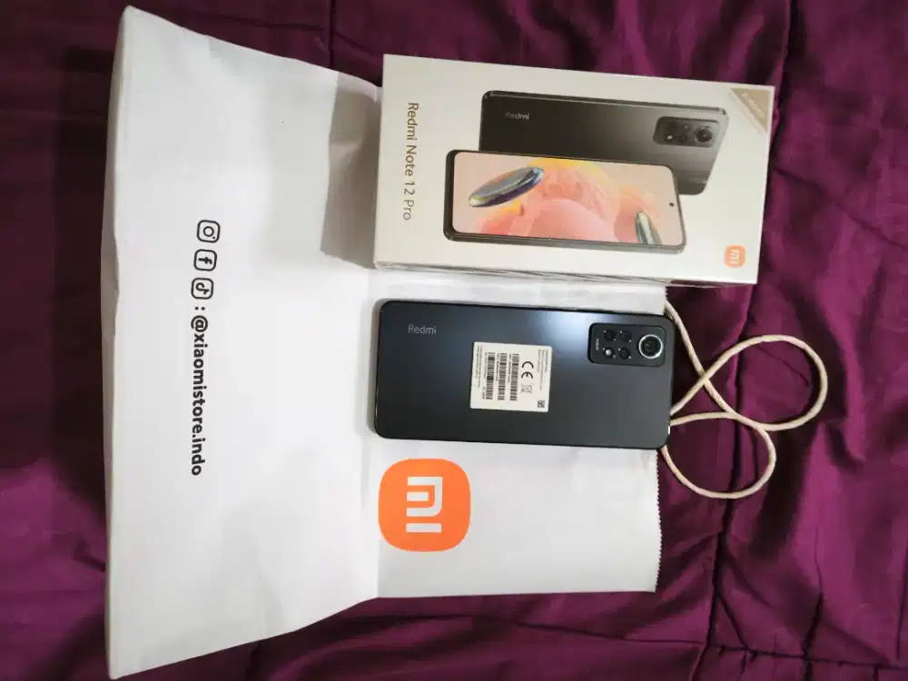 Dijual cepat hp xiaomi Redmi note 12 pro, like new full set