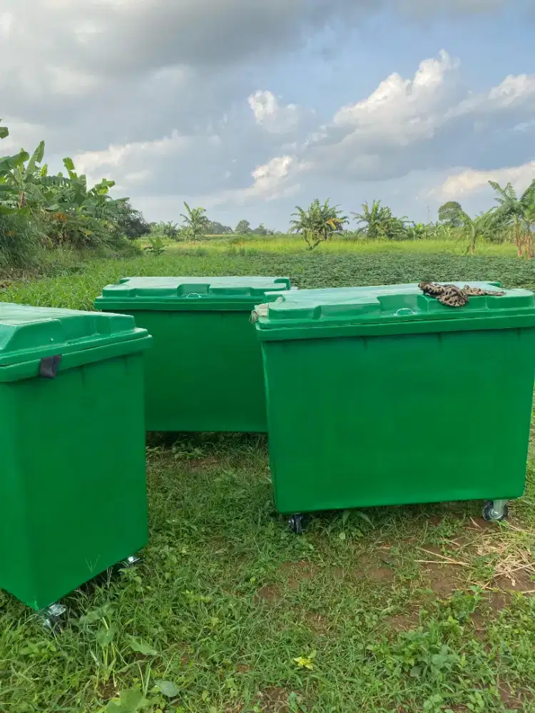 Tong Sampah Fiberglas ukuran 660 liter