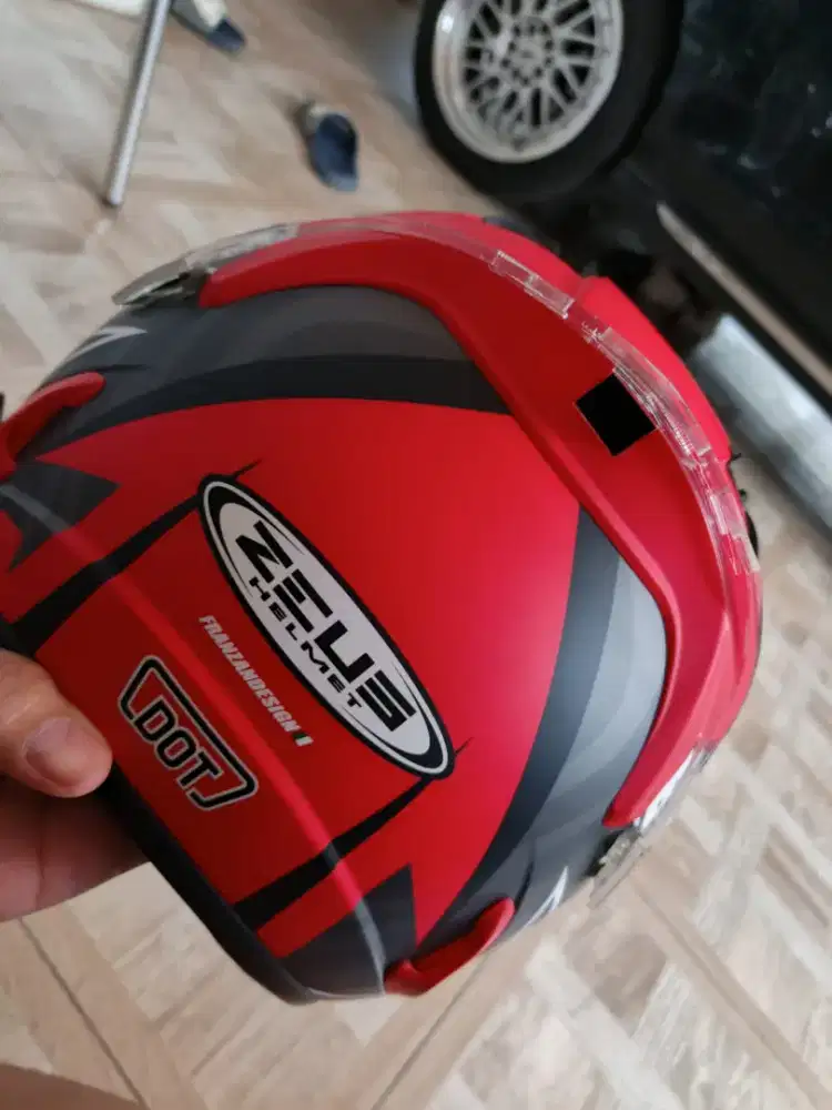 Helm zeus 627 dengan spoiler belakang baru sekali pakai