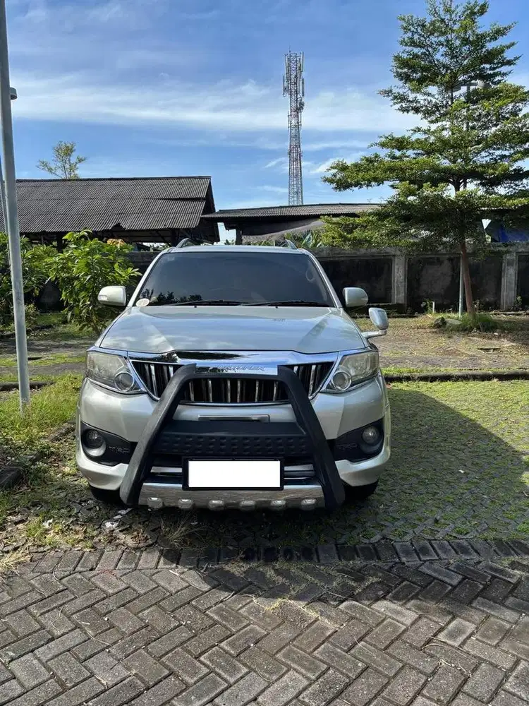 Dijual Toyota Fortuner 2013 Bensin