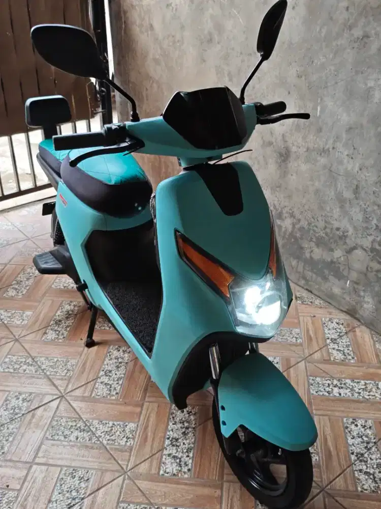 SEPEDA LISTRIK UWINFLY SECOND D65