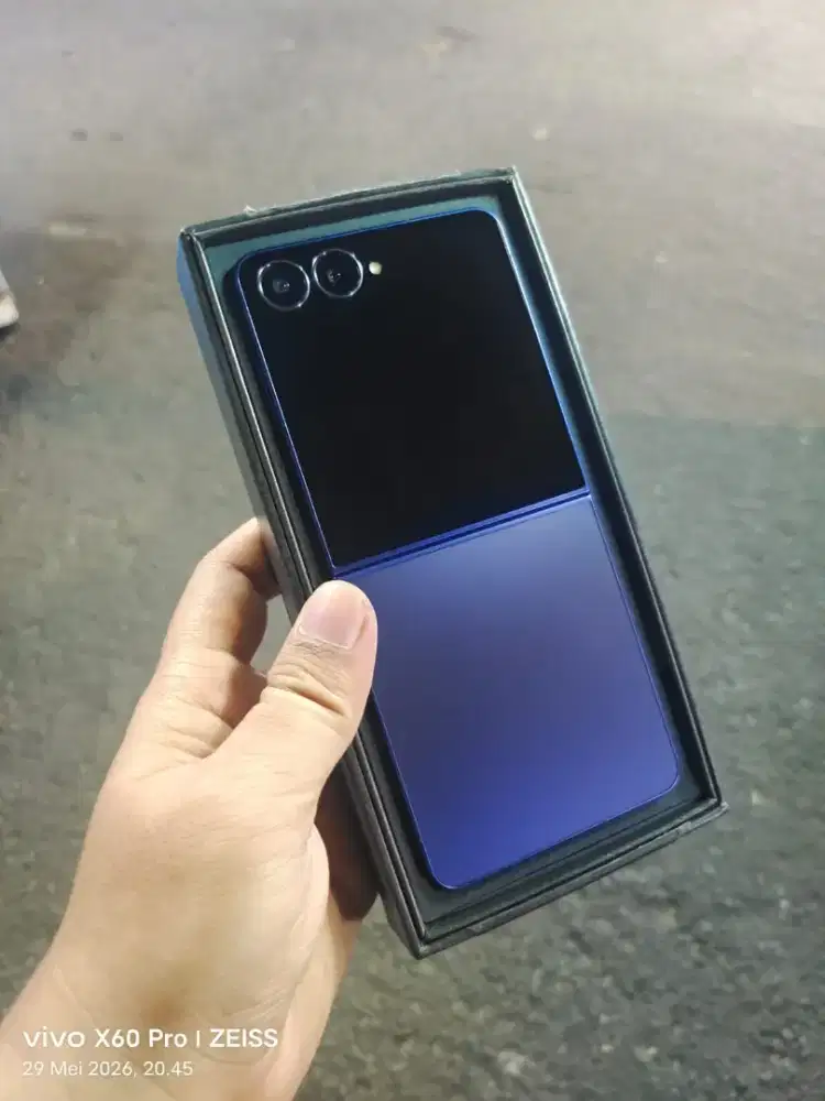 Samsung Z flip 7 12/512 fullset ori