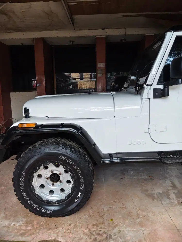 Jeep 120 1981 Bensin