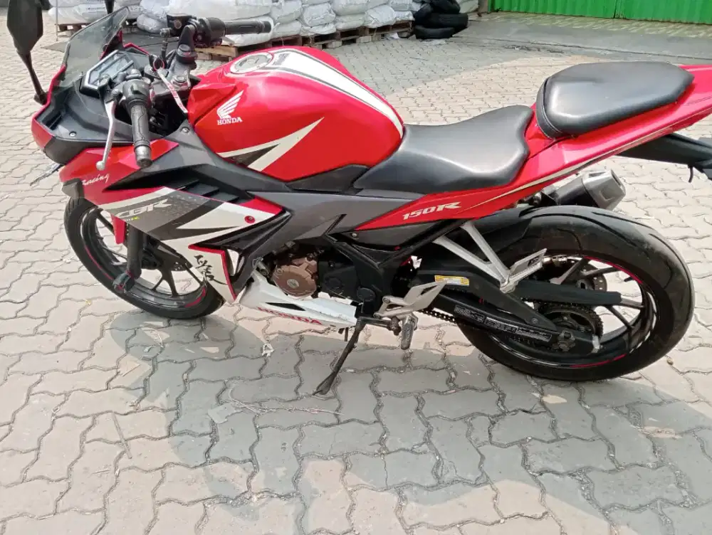 Dijual Cash Honda CBR 150 R Tahun 2017