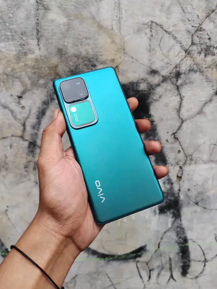 Vivo V30 5G No Minus