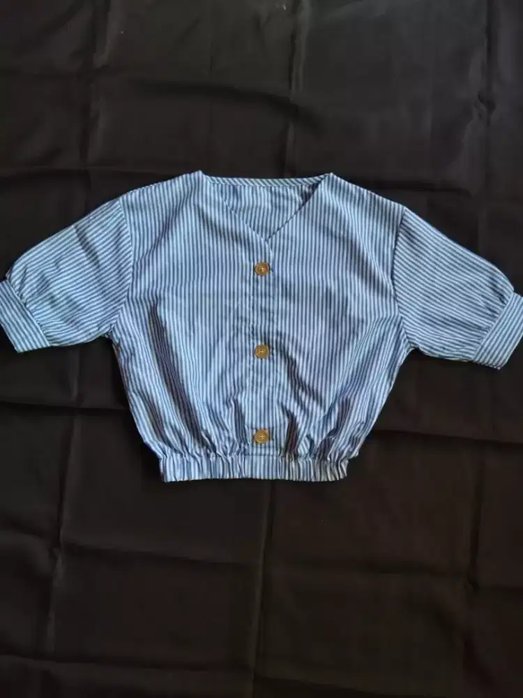 Baju motif garis biru