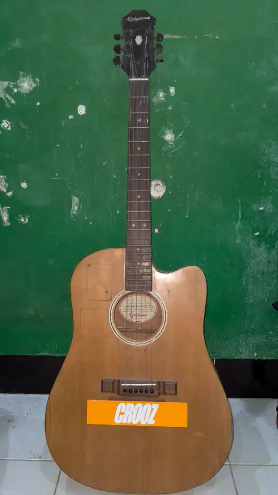 GITAR AKUSTIK MERK EPIPHONE BEKAS