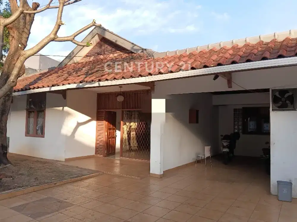 Rumah Lt.1 5BR Unfurnished Strategis Di Sunter Jakut Th