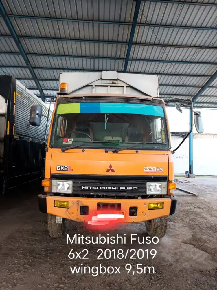 Mitsubishi 6x2 2018/2019 wingbox long 9,5m istimewa