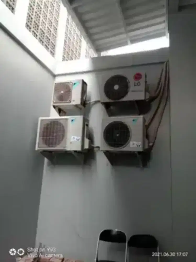 Manukari AC bekas baik & rusak