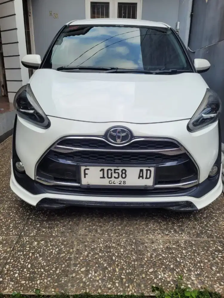 Toyota Sienta Q 2018