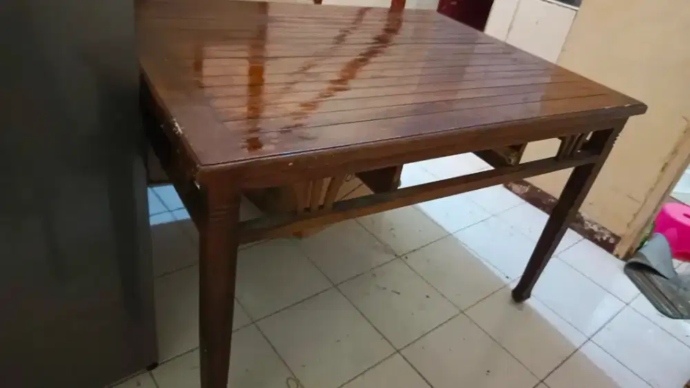 MEJA MAKAN DAN BANGKU 4