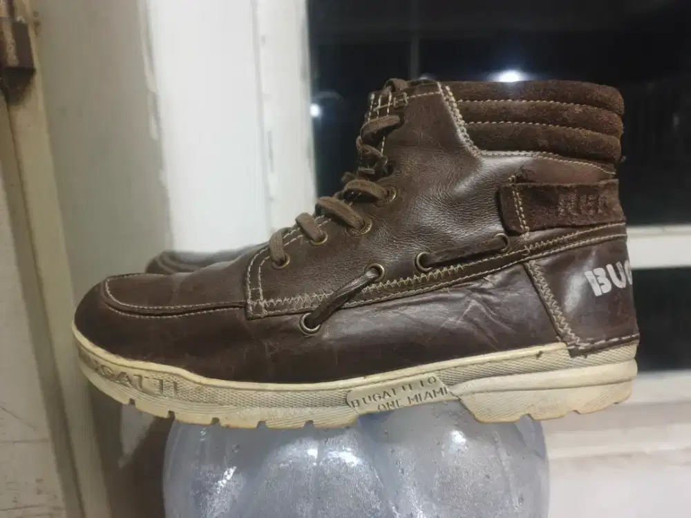 Sepatu Boots Bugatti