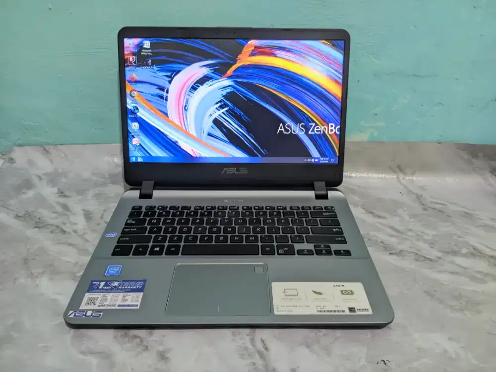 Laptop Asus tipe baru th 2019 mulus