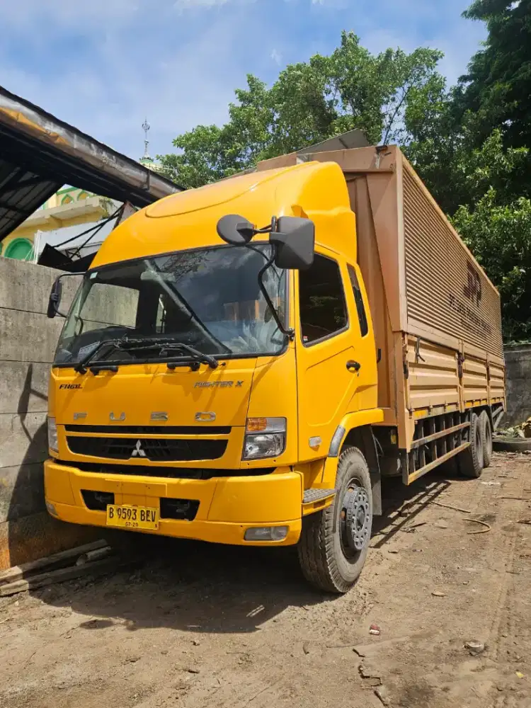 Mitsubishi Fu-so FN61L 2023 wingbox long 9,5m istimewa