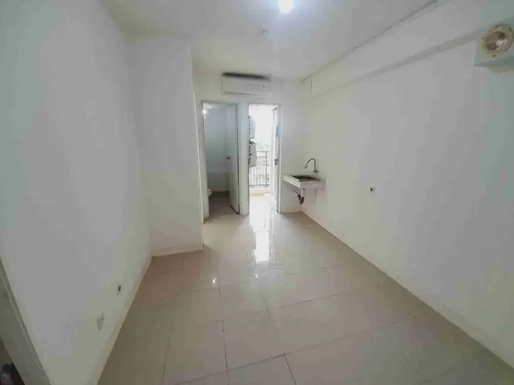 SEWA PER 6 BULAN 2BR UNFURNISHED TOWER D LANTAI 5 SEBELAH MALL BASSURA CITY
