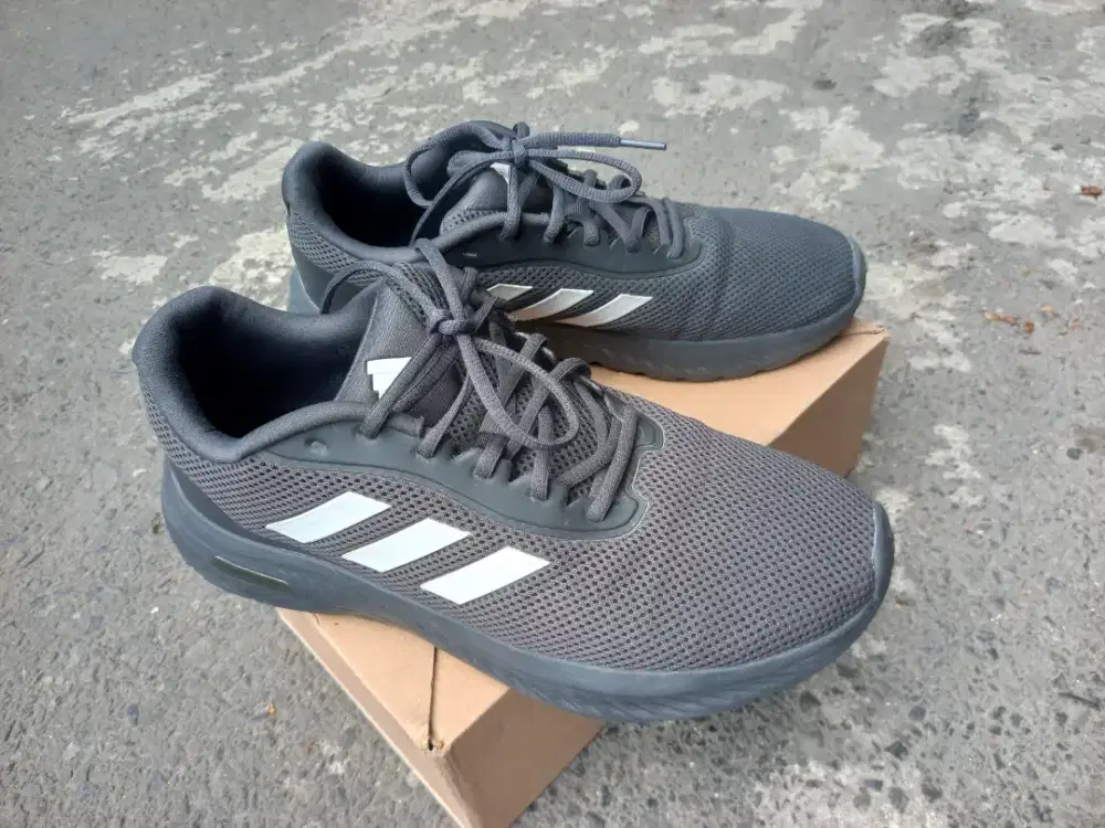 Sepatu lari adidas cloudfoam move ori size 43