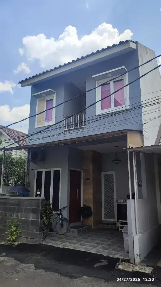 JUAL RUMAH Tingkat, Strategis, Fasilitas Lengkap dalam Cluster, MURAH!