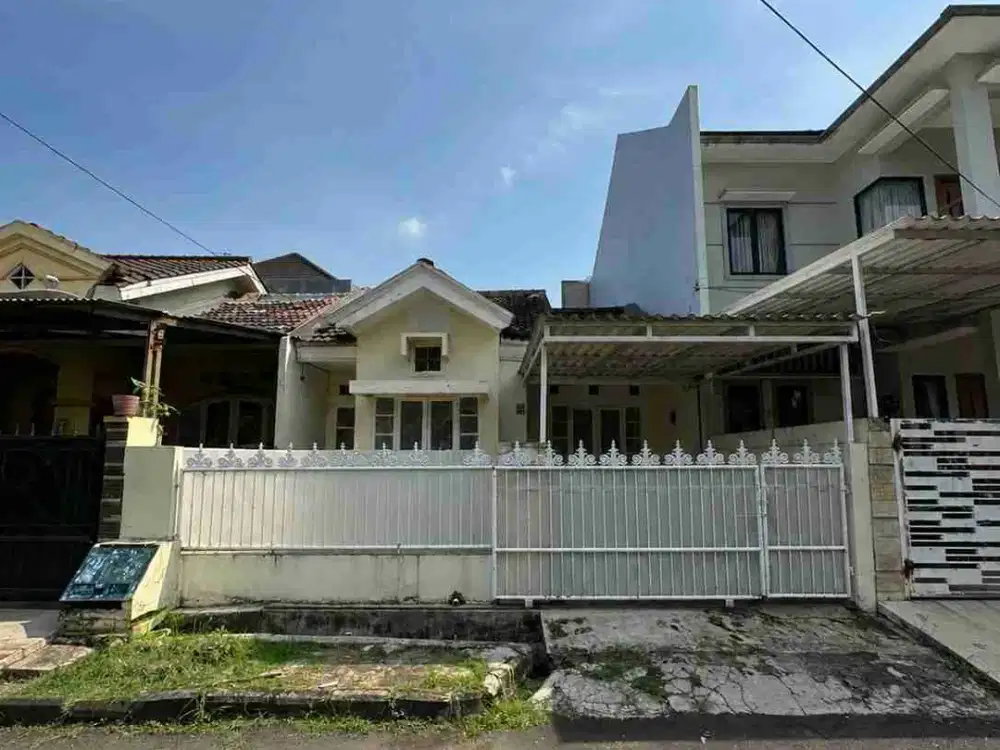 Rumah Standar Masih Layak Huni Dalam Komplek Graha Bintaro Tangsel